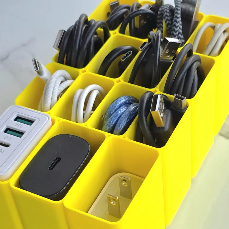 Smarthub Desktop Cable & Charger Organizer